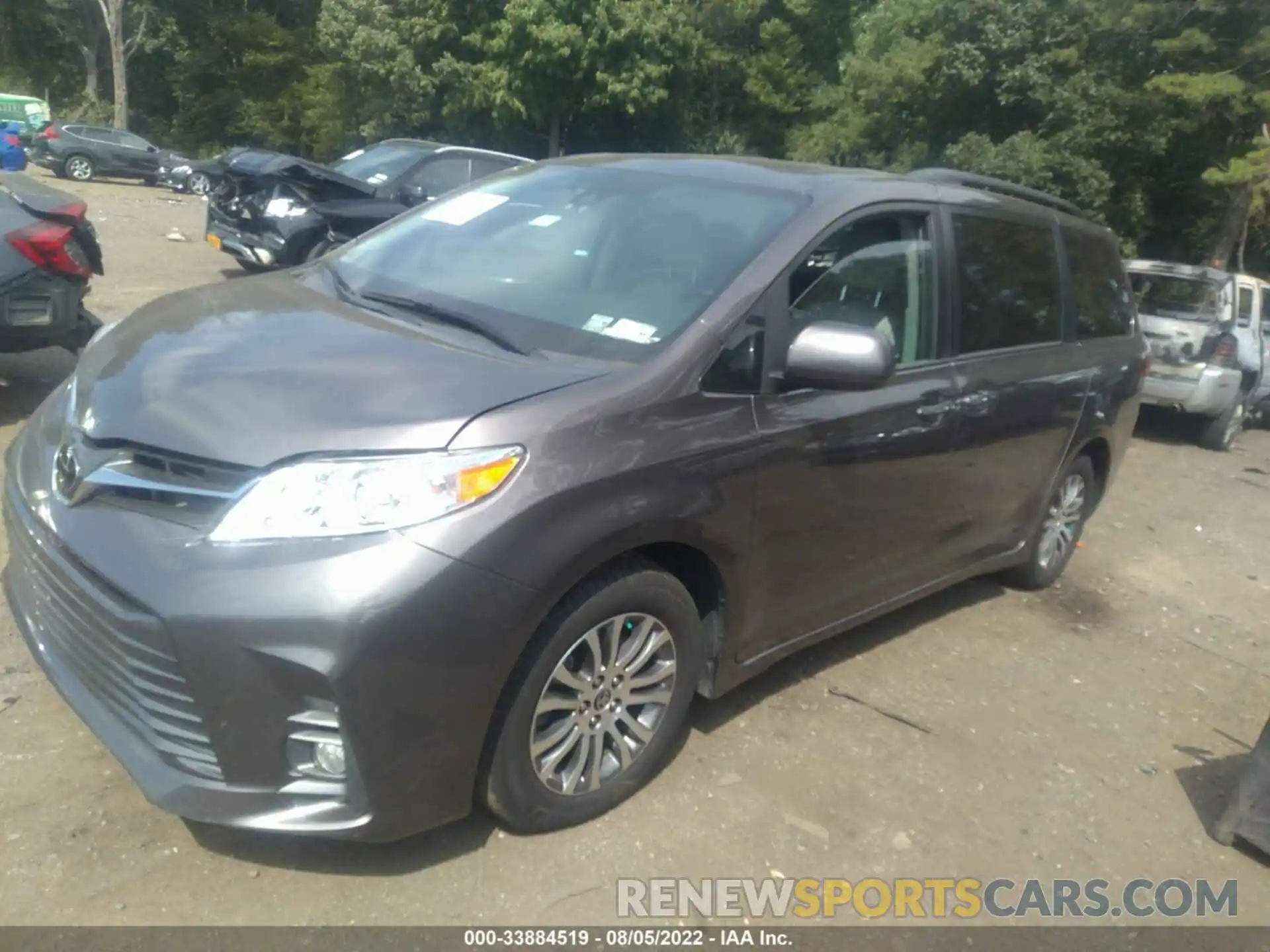 2 Photograph of a damaged car 5TDYZ3DC1LS075970 TOYOTA SIENNA 2020