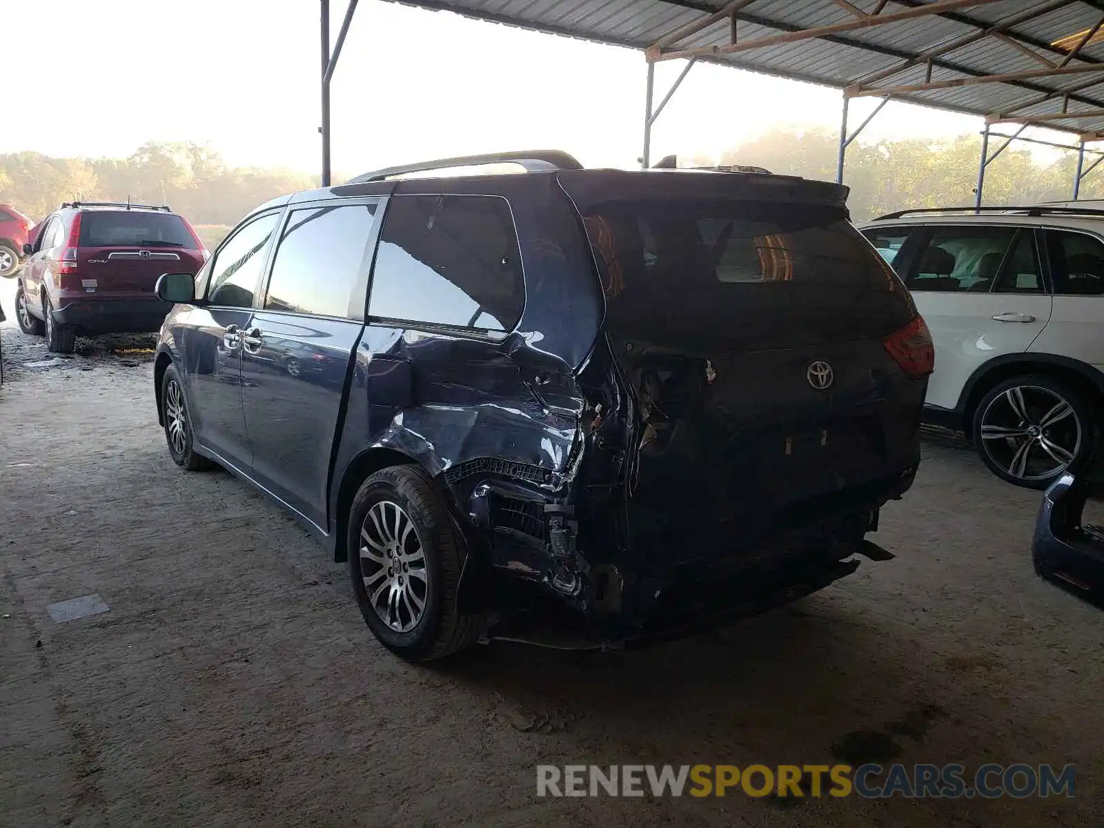 3 Photograph of a damaged car 5TDYZ3DC1LS079923 TOYOTA SIENNA 2020