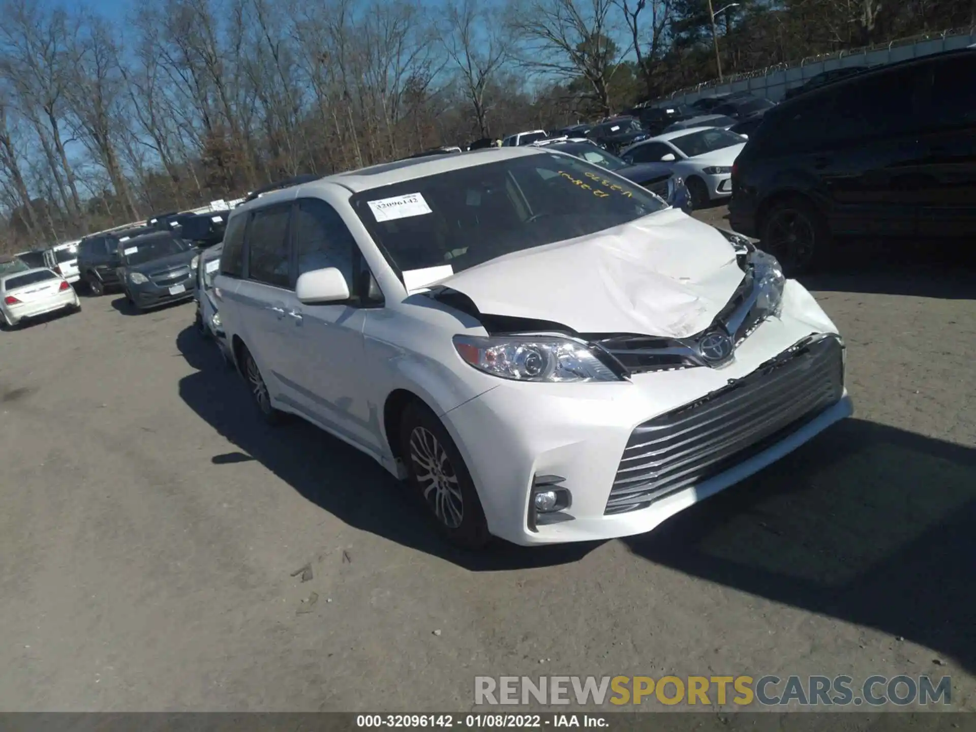 1 Photograph of a damaged car 5TDYZ3DC1LS082370 TOYOTA SIENNA 2020