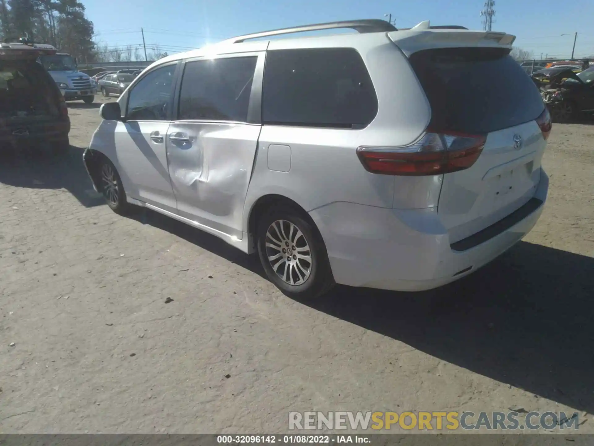 3 Фотография поврежденного автомобиля 5TDYZ3DC1LS082370 TOYOTA SIENNA 2020