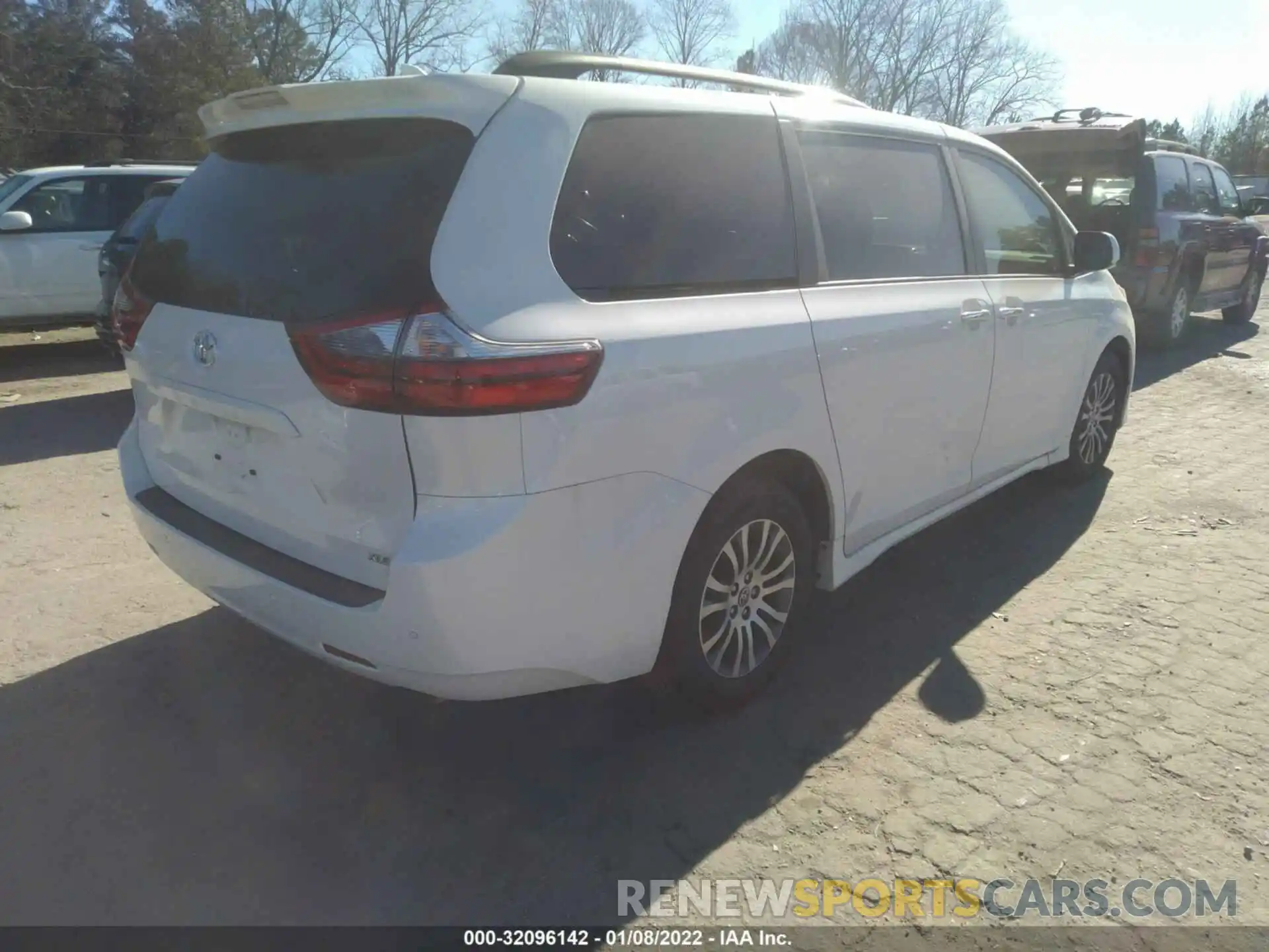 4 Фотография поврежденного автомобиля 5TDYZ3DC1LS082370 TOYOTA SIENNA 2020