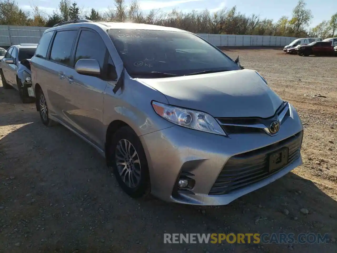 1 Photograph of a damaged car 5TDYZ3DC2LS026387 TOYOTA SIENNA 2020