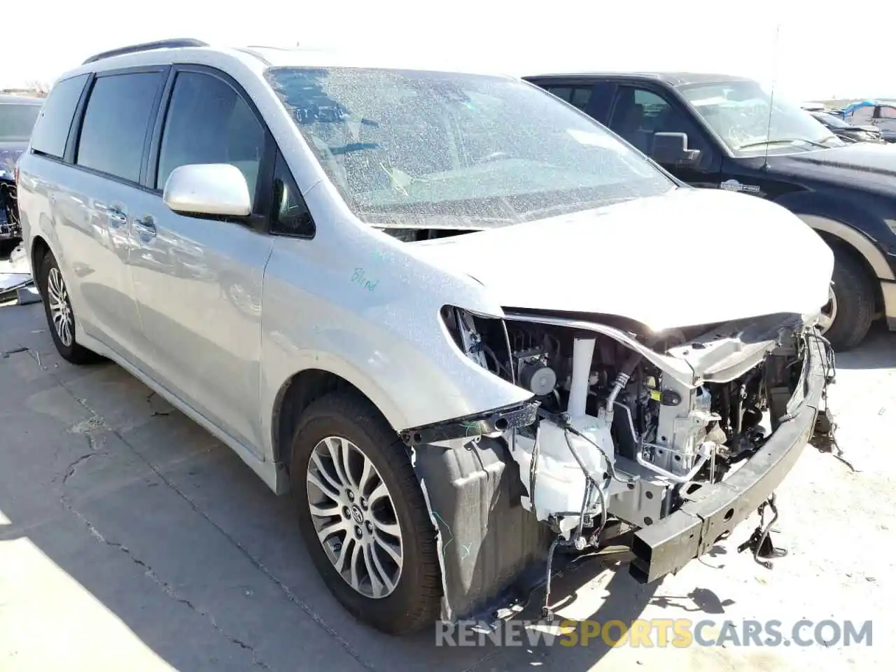 1 Фотография поврежденного автомобиля 5TDYZ3DC2LS027409 TOYOTA SIENNA 2020