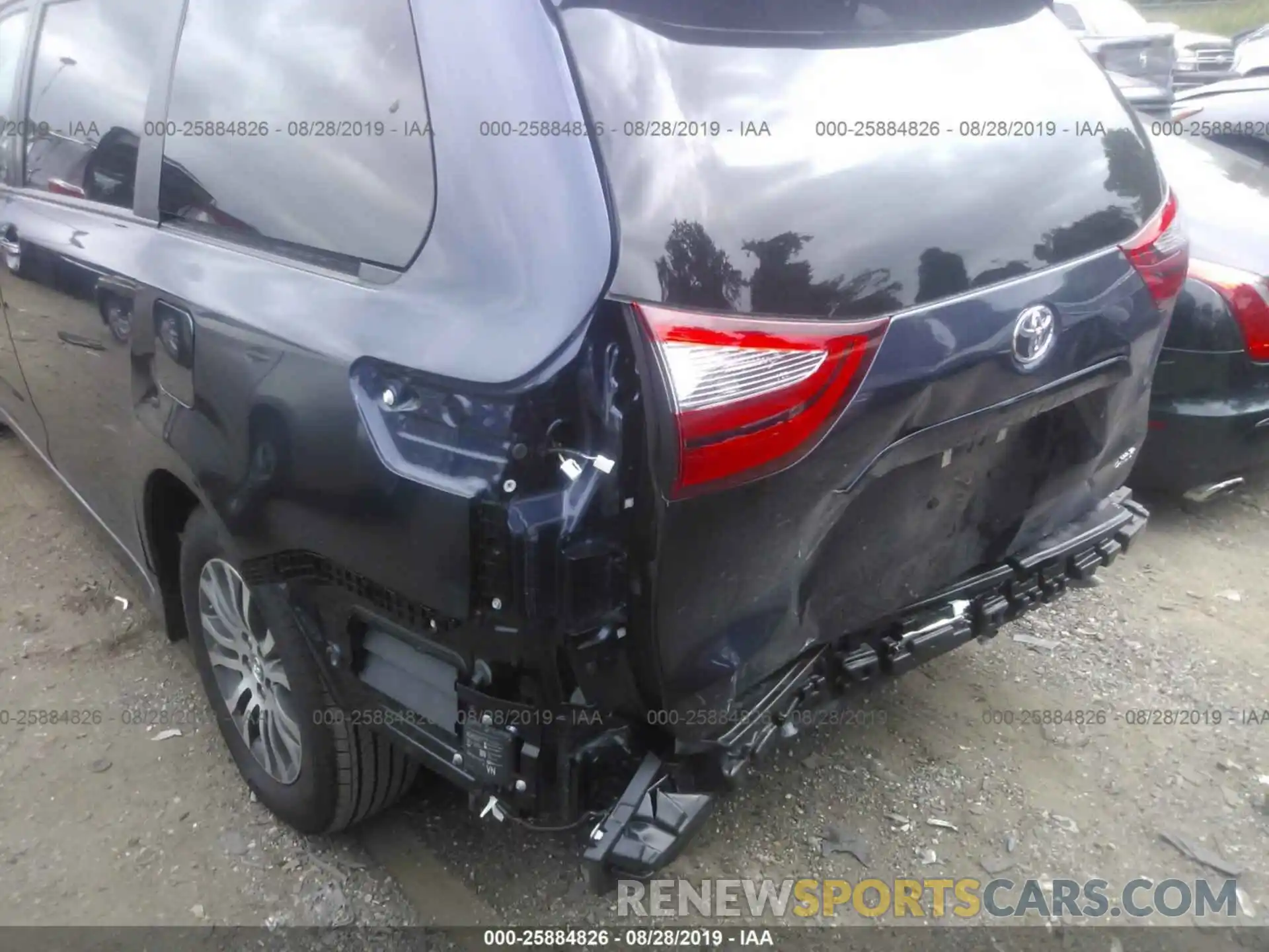 6 Photograph of a damaged car 5TDYZ3DC2LS032321 TOYOTA SIENNA 2020