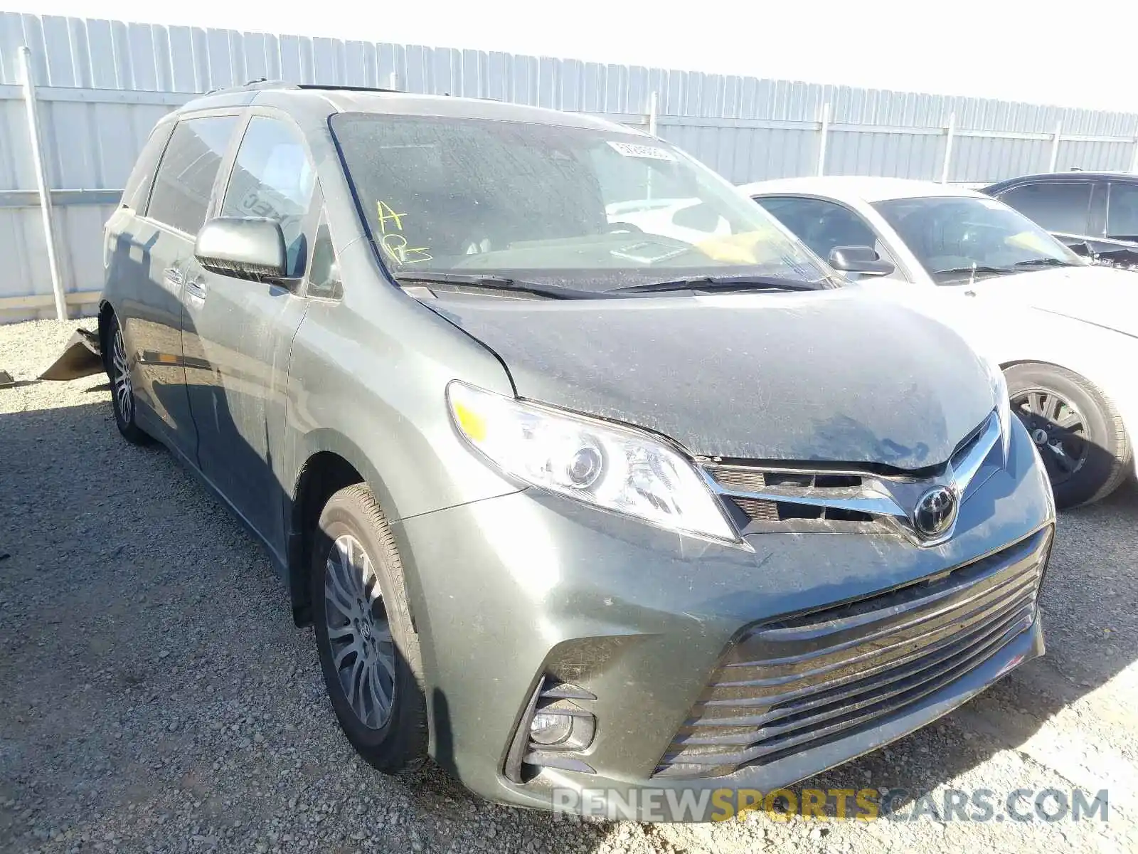 1 Фотография поврежденного автомобиля 5TDYZ3DC2LS041021 TOYOTA SIENNA 2020