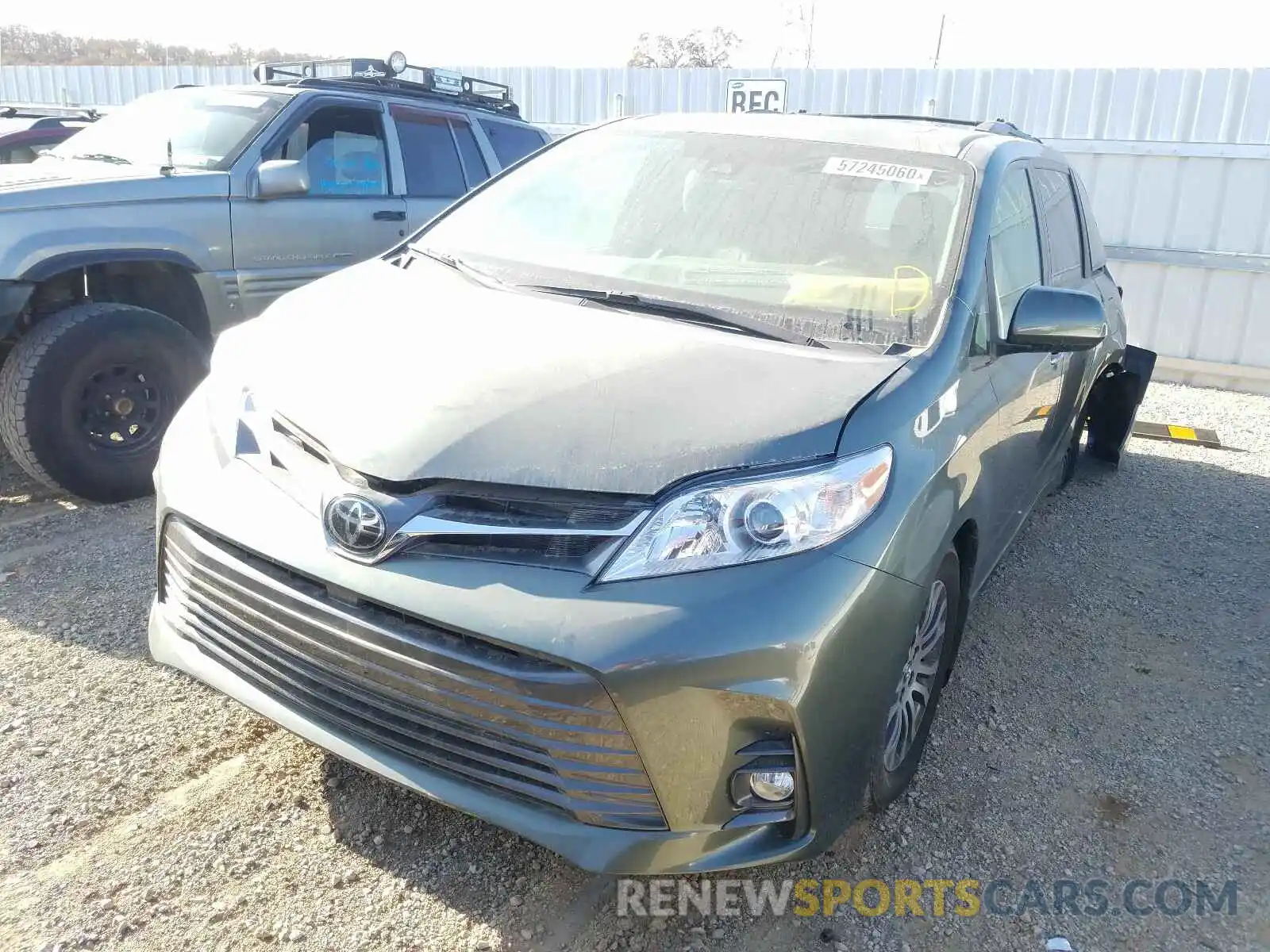 2 Photograph of a damaged car 5TDYZ3DC2LS041021 TOYOTA SIENNA 2020