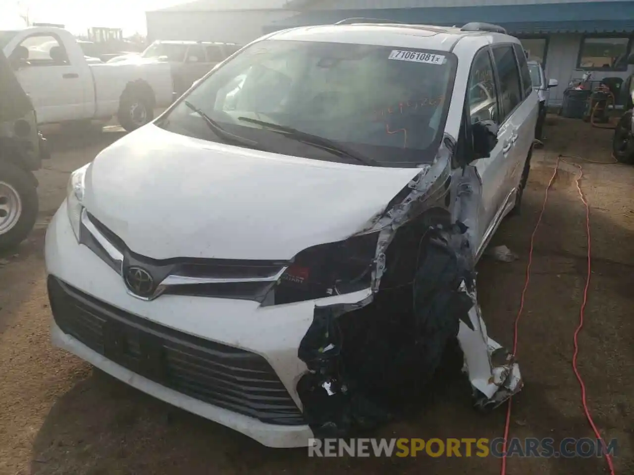 2 Photograph of a damaged car 5TDYZ3DC2LS045263 TOYOTA SIENNA 2020