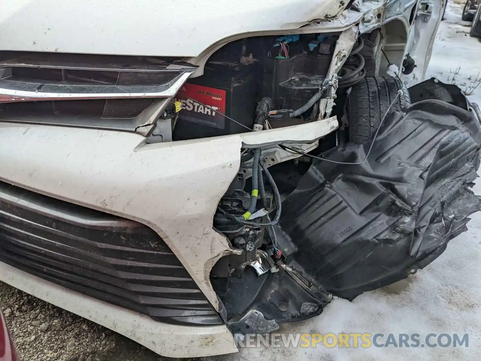 9 Photograph of a damaged car 5TDYZ3DC2LS045263 TOYOTA SIENNA 2020