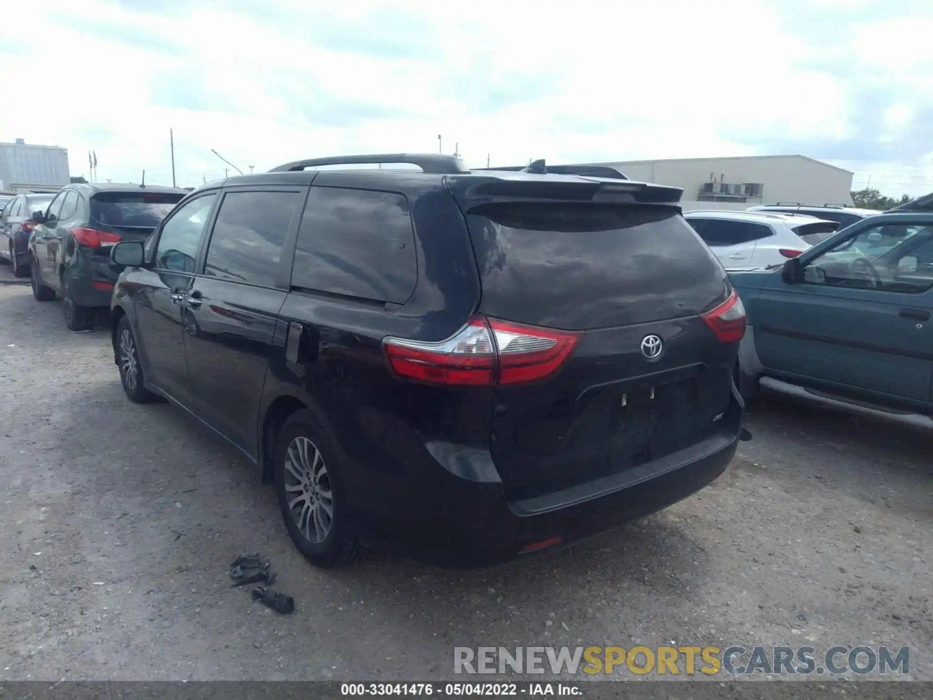 3 Photograph of a damaged car 5TDYZ3DC2LS048387 TOYOTA SIENNA 2020