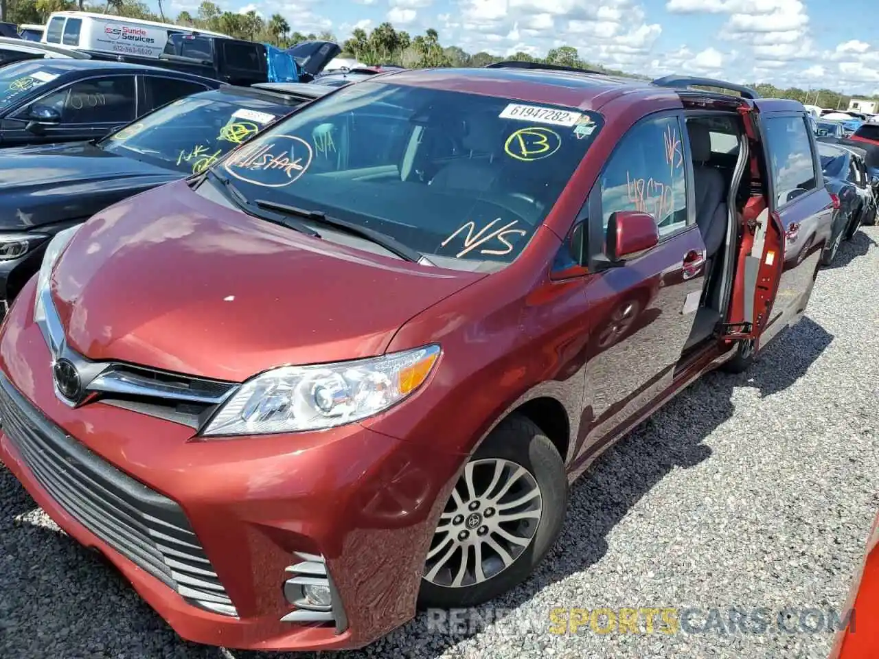 2 Photograph of a damaged car 5TDYZ3DC2LS049345 TOYOTA SIENNA 2020