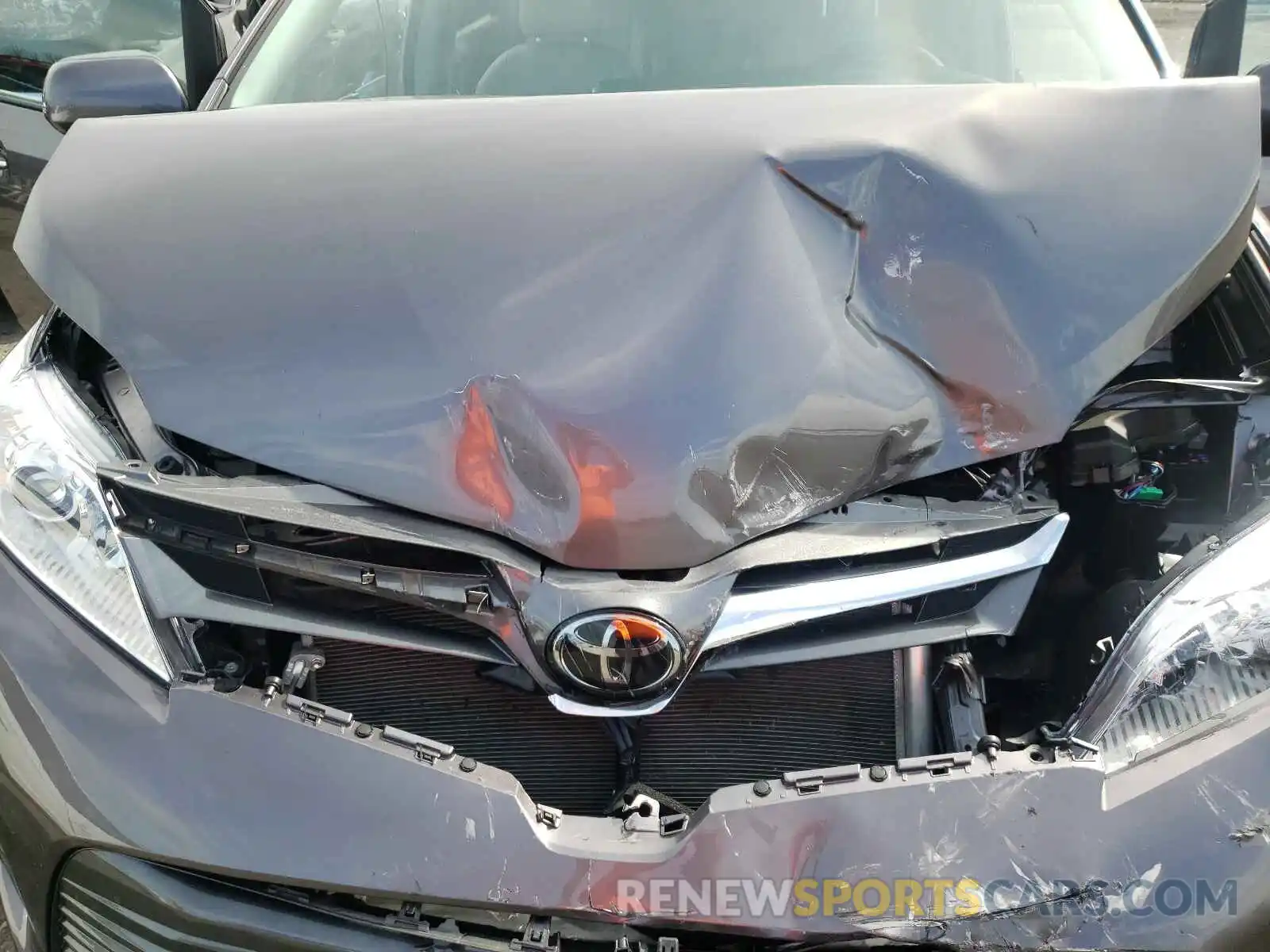 7 Photograph of a damaged car 5TDYZ3DC2LS050916 TOYOTA SIENNA 2020