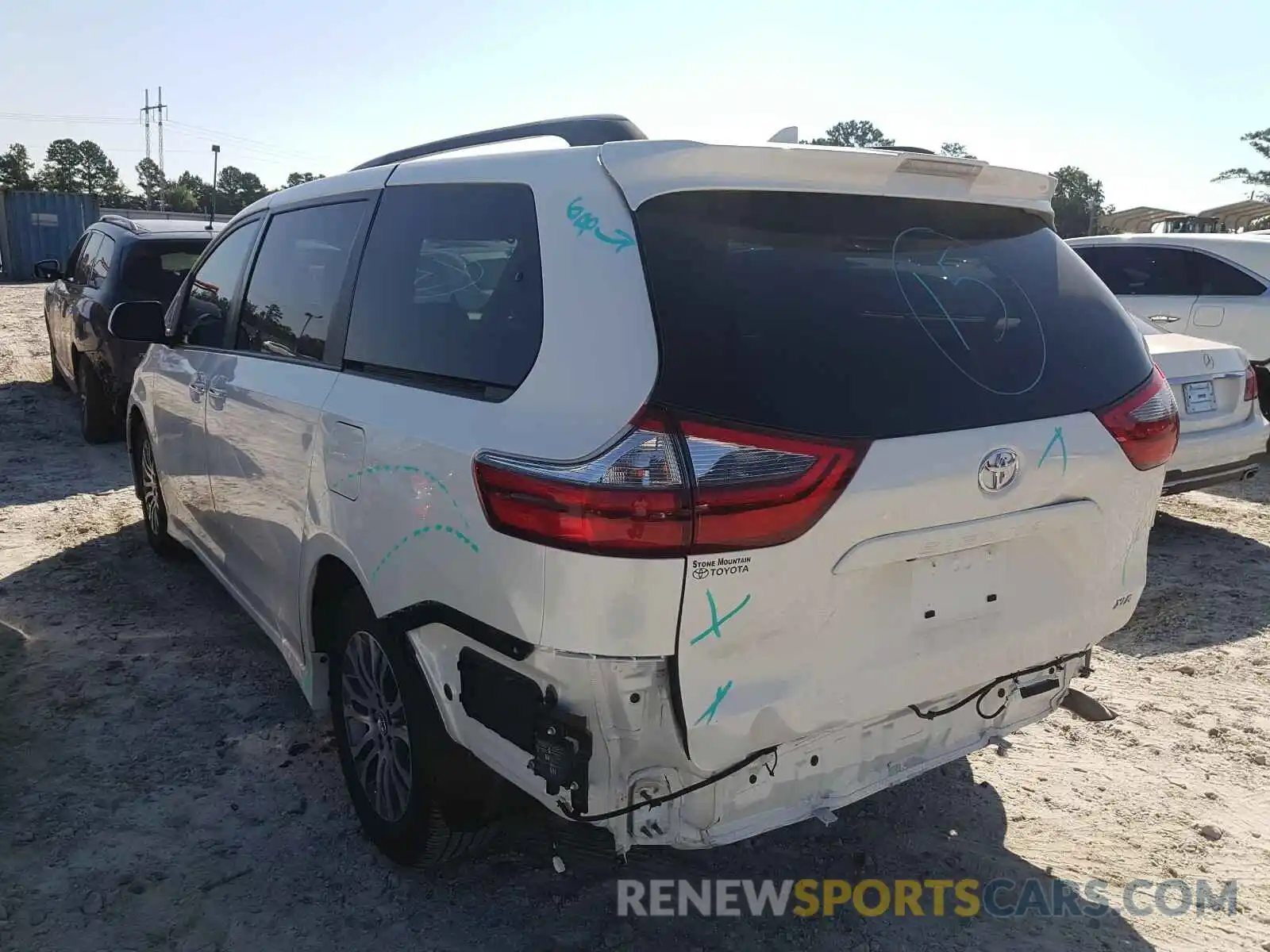 3 Photograph of a damaged car 5TDYZ3DC2LS055355 TOYOTA SIENNA 2020