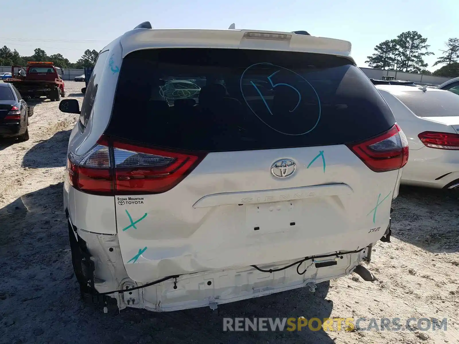 9 Photograph of a damaged car 5TDYZ3DC2LS055355 TOYOTA SIENNA 2020