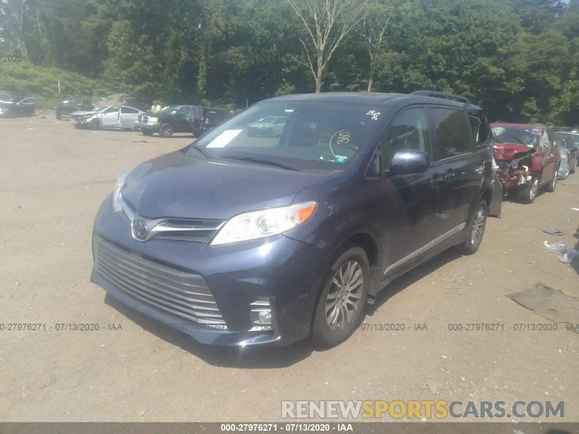 2 Photograph of a damaged car 5TDYZ3DC2LS058594 TOYOTA SIENNA 2020