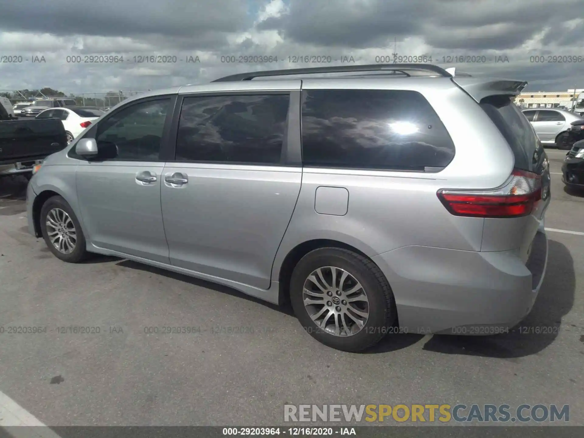 3 Photograph of a damaged car 5TDYZ3DC2LS061303 TOYOTA SIENNA 2020