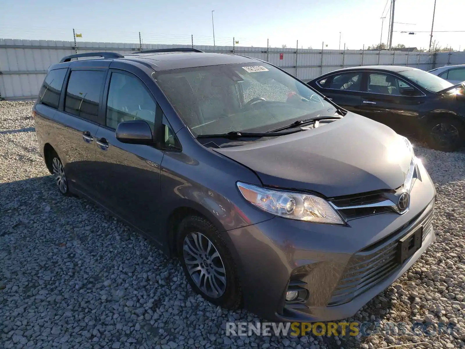 1 Photograph of a damaged car 5TDYZ3DC2LS061916 TOYOTA SIENNA 2020