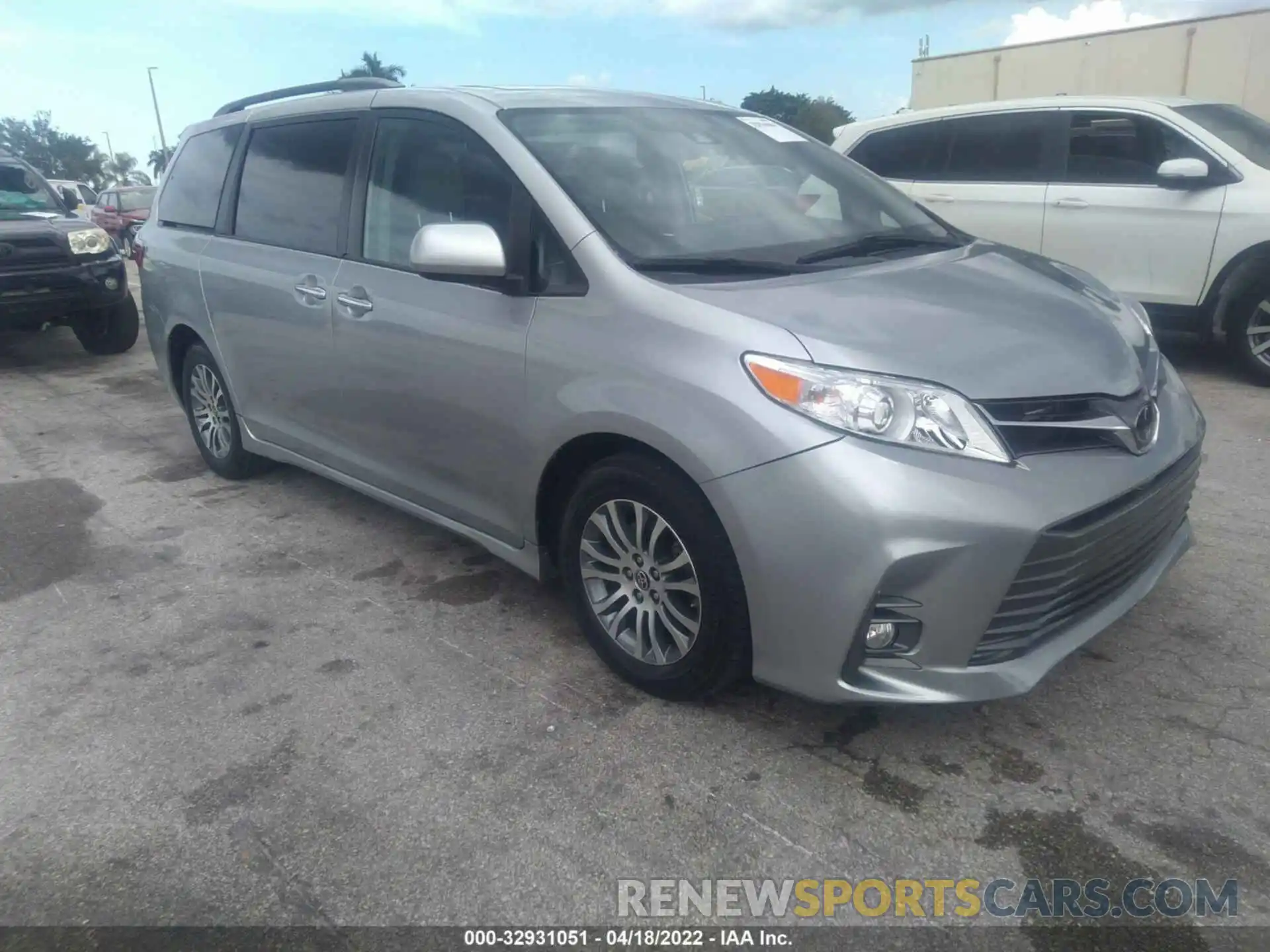 1 Photograph of a damaged car 5TDYZ3DC2LS064640 TOYOTA SIENNA 2020