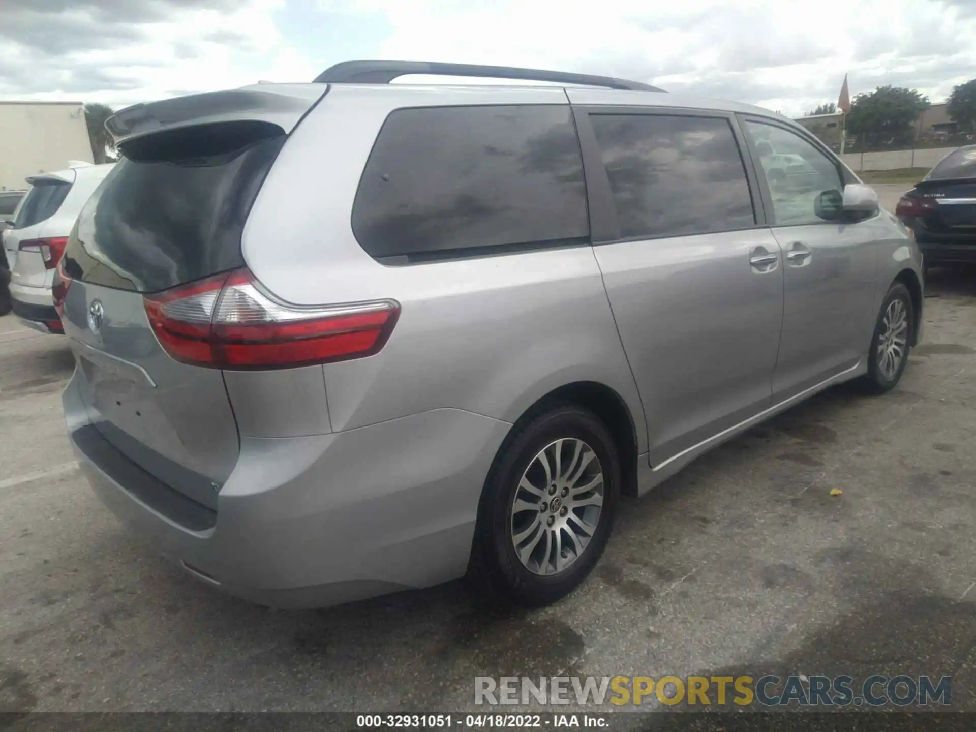 4 Фотография поврежденного автомобиля 5TDYZ3DC2LS064640 TOYOTA SIENNA 2020