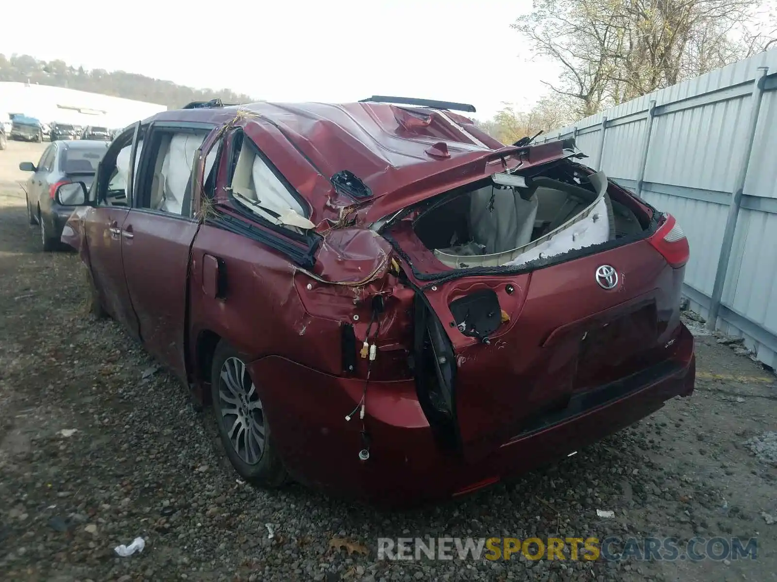 3 Photograph of a damaged car 5TDYZ3DC2LS065416 TOYOTA SIENNA 2020