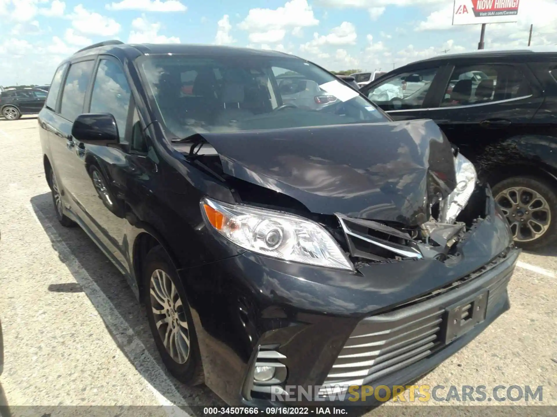 1 Фотография поврежденного автомобиля 5TDYZ3DC2LS068168 TOYOTA SIENNA 2020