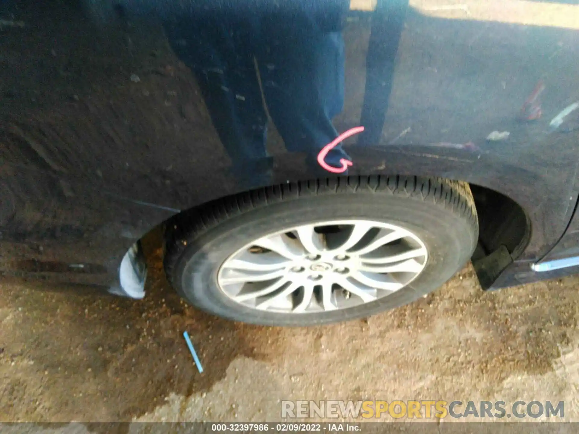 15 Photograph of a damaged car 5TDYZ3DC2LS068669 TOYOTA SIENNA 2020