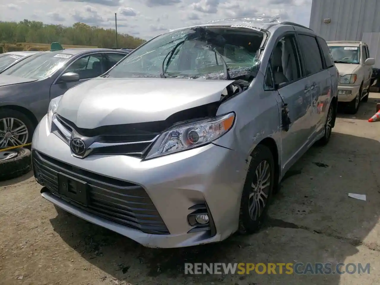 2 Photograph of a damaged car 5TDYZ3DC2LS075007 TOYOTA SIENNA 2020