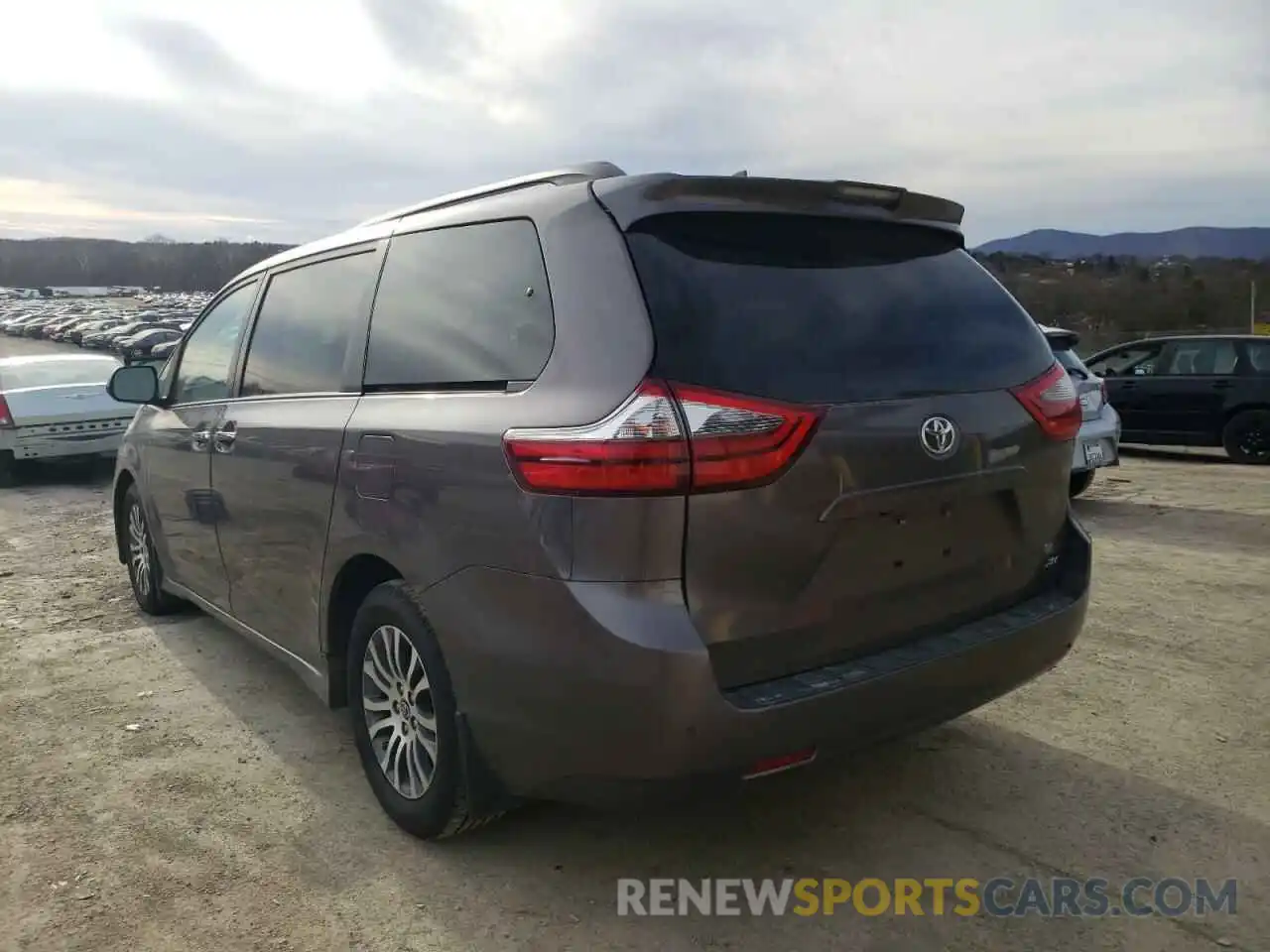 3 Photograph of a damaged car 5TDYZ3DC2LS076822 TOYOTA SIENNA 2020