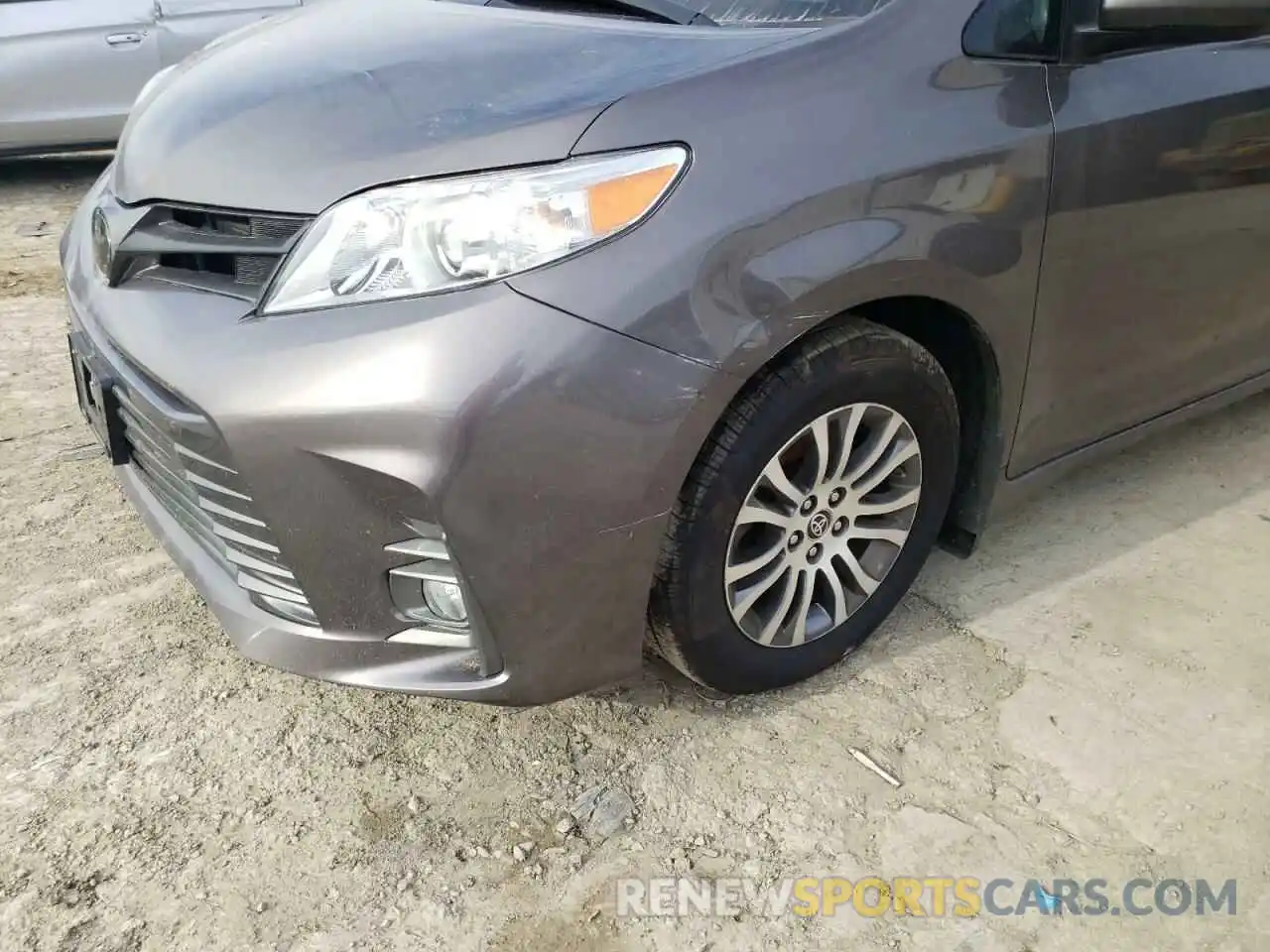 9 Photograph of a damaged car 5TDYZ3DC2LS076822 TOYOTA SIENNA 2020