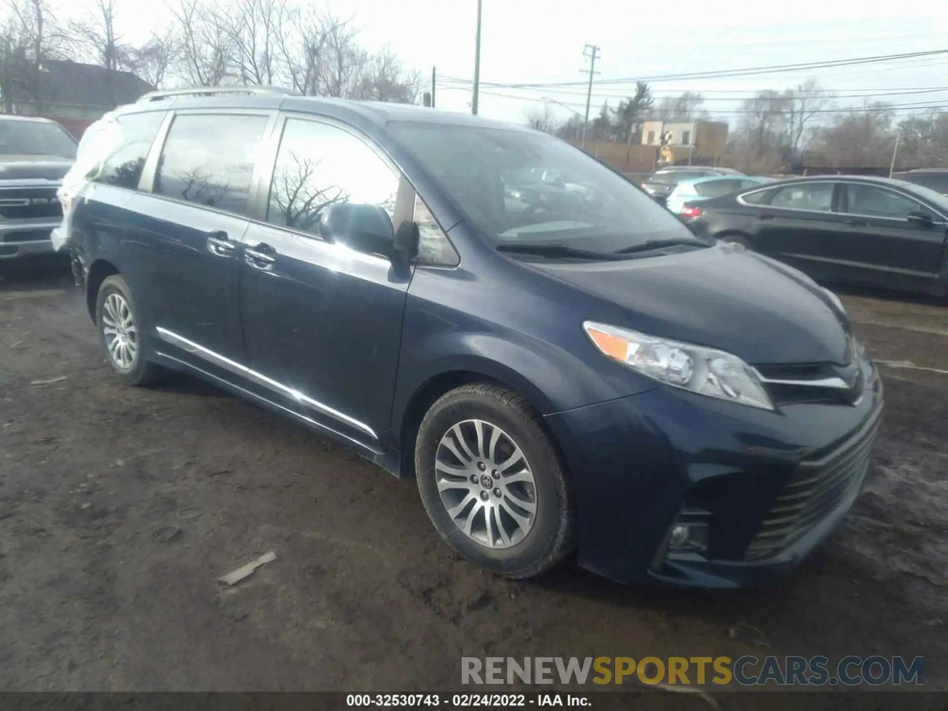 1 Photograph of a damaged car 5TDYZ3DC2LS083818 TOYOTA SIENNA 2020