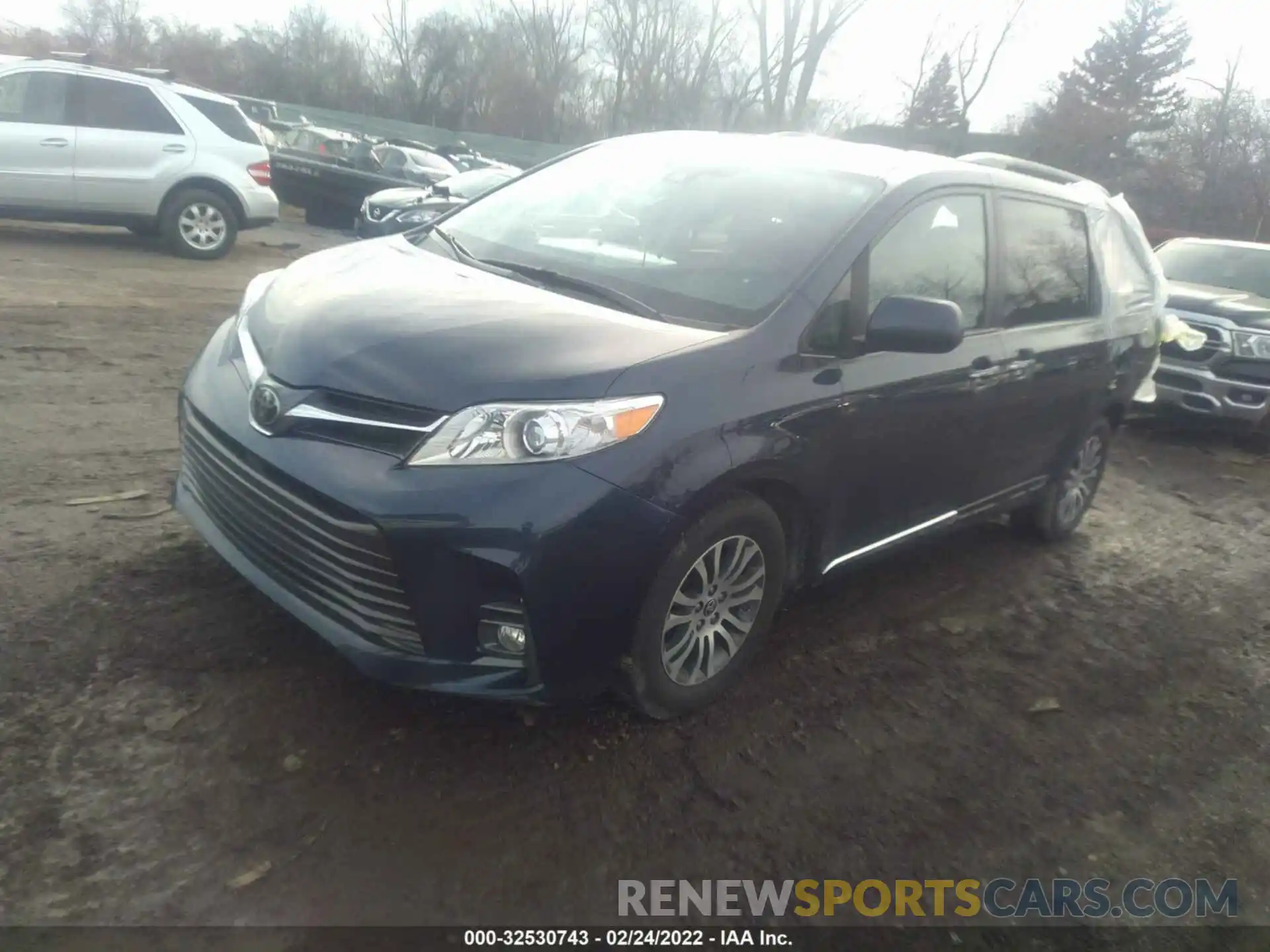 2 Photograph of a damaged car 5TDYZ3DC2LS083818 TOYOTA SIENNA 2020