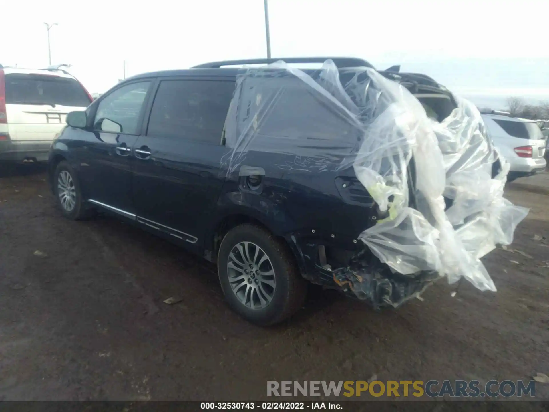 3 Photograph of a damaged car 5TDYZ3DC2LS083818 TOYOTA SIENNA 2020