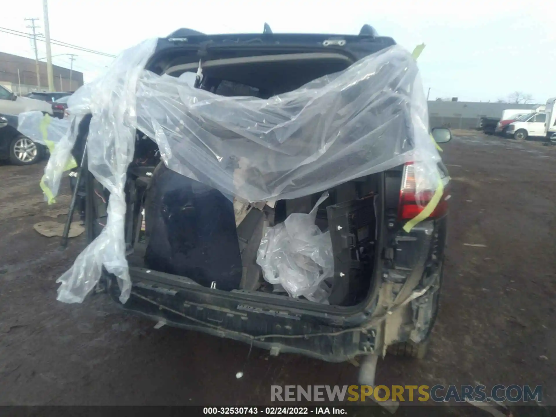 6 Photograph of a damaged car 5TDYZ3DC2LS083818 TOYOTA SIENNA 2020