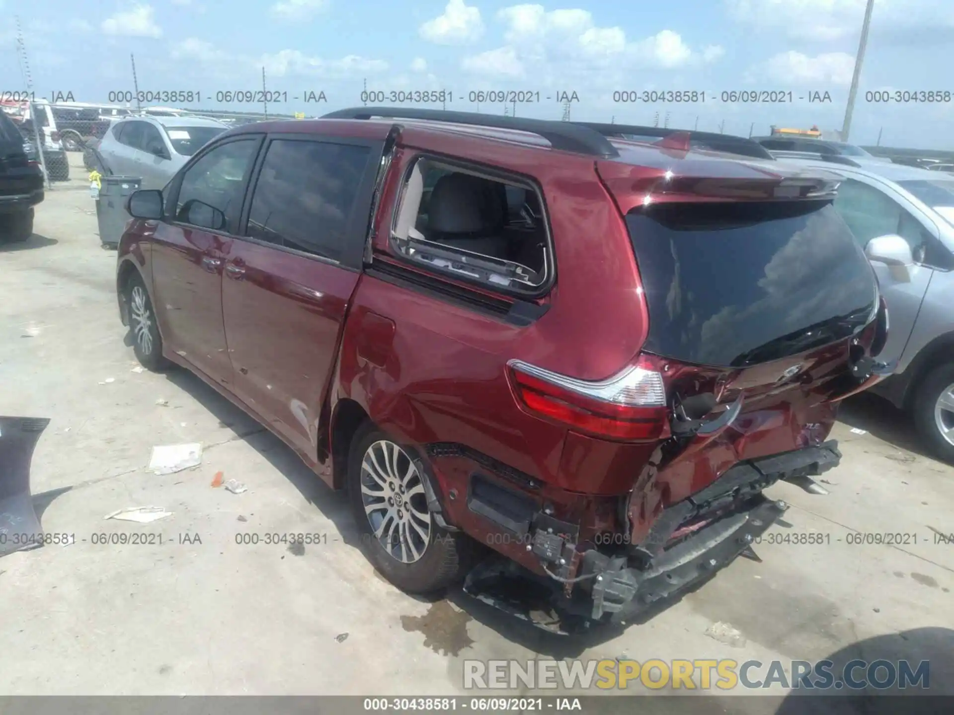 3 Photograph of a damaged car 5TDYZ3DC2LS083835 TOYOTA SIENNA 2020