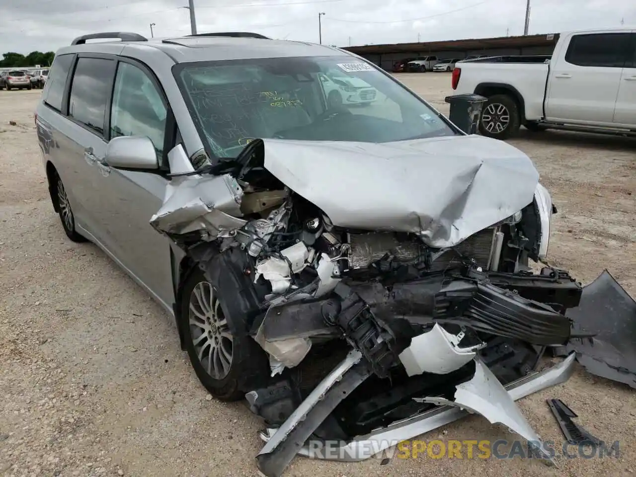 1 Photograph of a damaged car 5TDYZ3DC2LS087853 TOYOTA SIENNA 2020