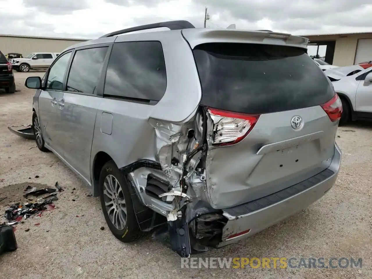 3 Photograph of a damaged car 5TDYZ3DC2LS087853 TOYOTA SIENNA 2020