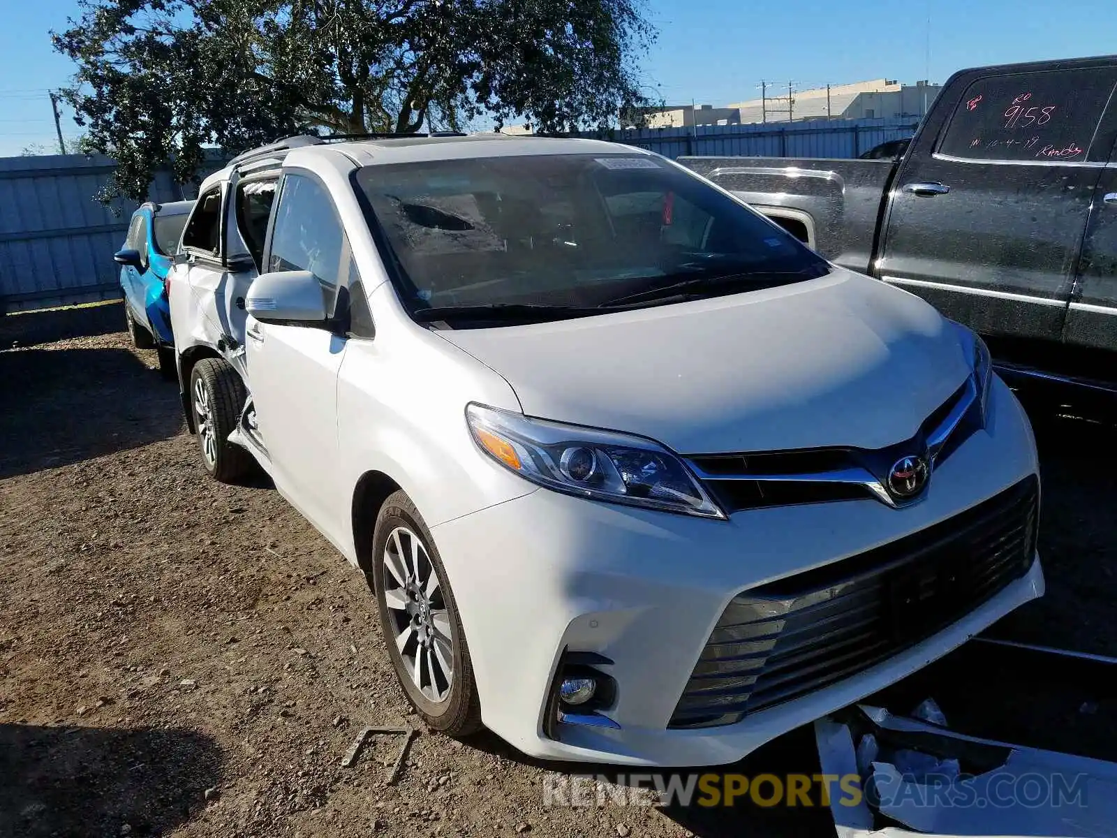 1 Photograph of a damaged car 5TDYZ3DC3LS022672 TOYOTA SIENNA 2020