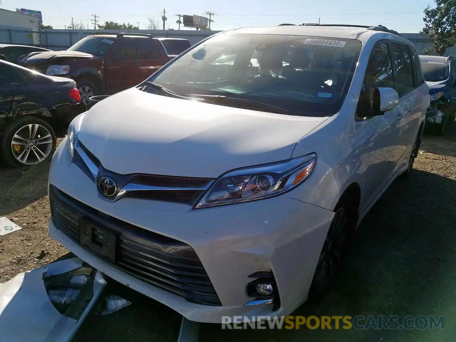 2 Photograph of a damaged car 5TDYZ3DC3LS022672 TOYOTA SIENNA 2020