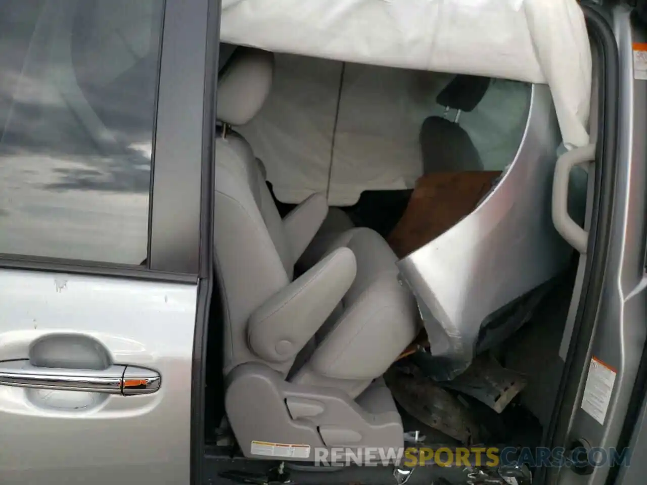 6 Photograph of a damaged car 5TDYZ3DC3LS022770 TOYOTA SIENNA 2020