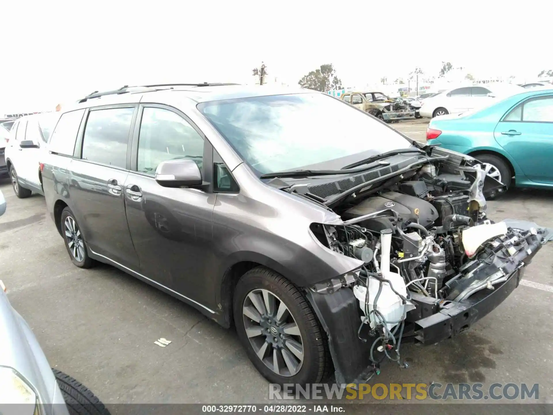 1 Photograph of a damaged car 5TDYZ3DC3LS024406 TOYOTA SIENNA 2020