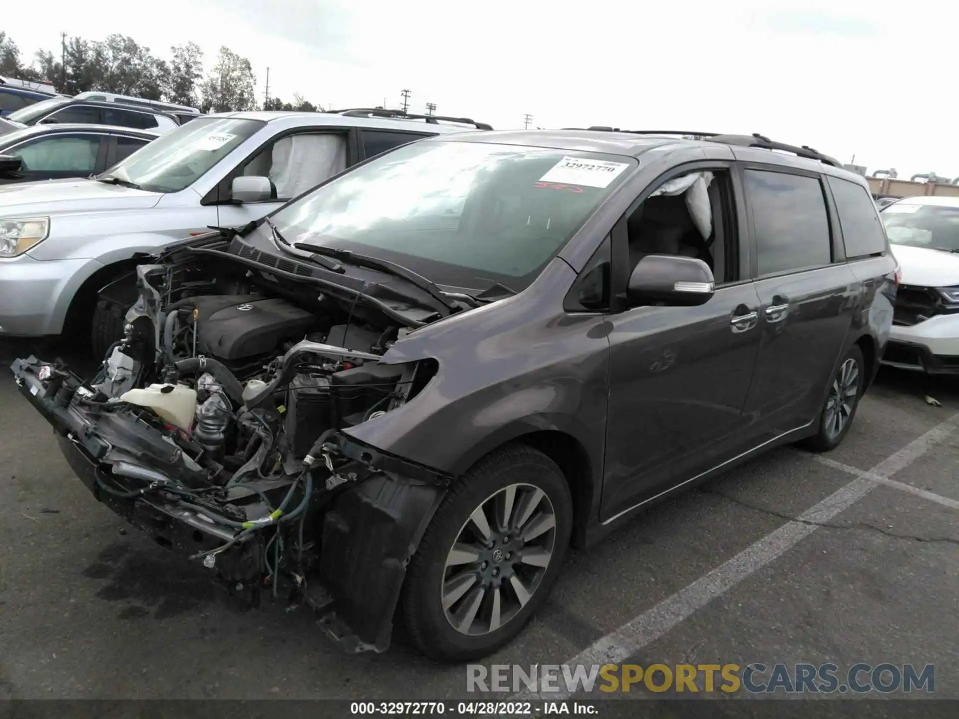 2 Photograph of a damaged car 5TDYZ3DC3LS024406 TOYOTA SIENNA 2020