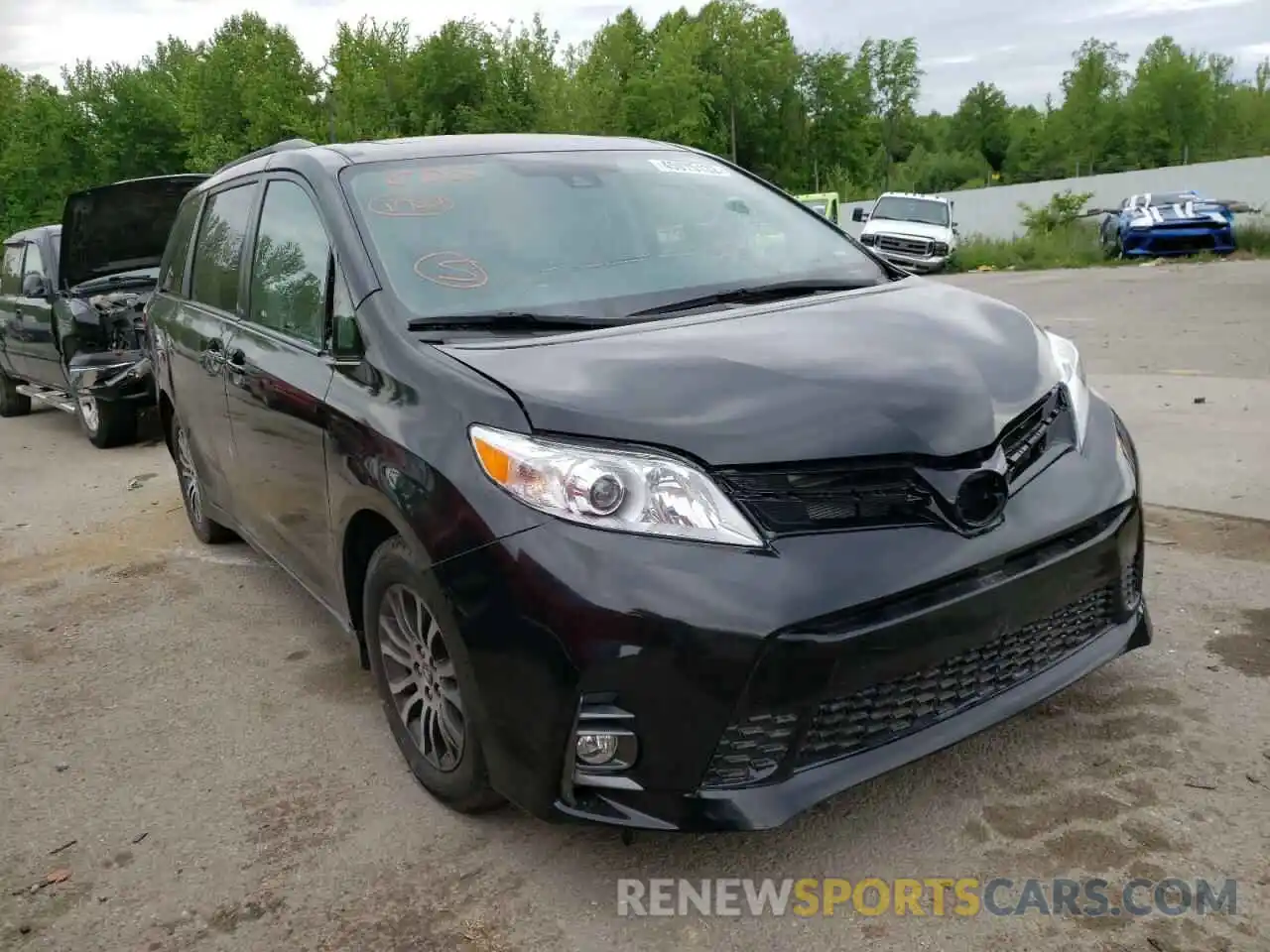 1 Photograph of a damaged car 5TDYZ3DC3LS024566 TOYOTA SIENNA 2020