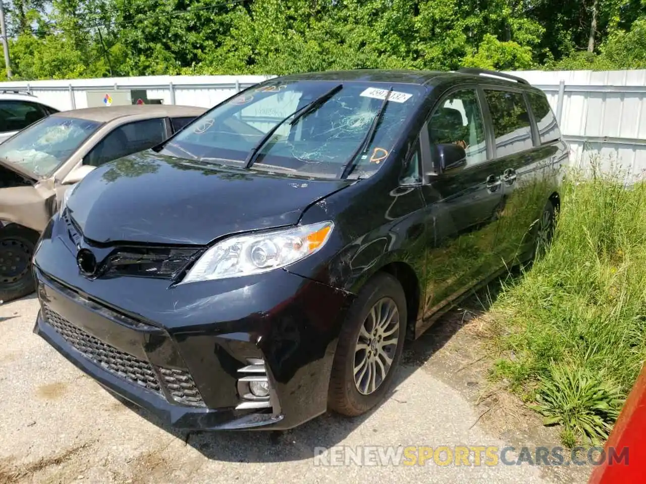 2 Photograph of a damaged car 5TDYZ3DC3LS024566 TOYOTA SIENNA 2020