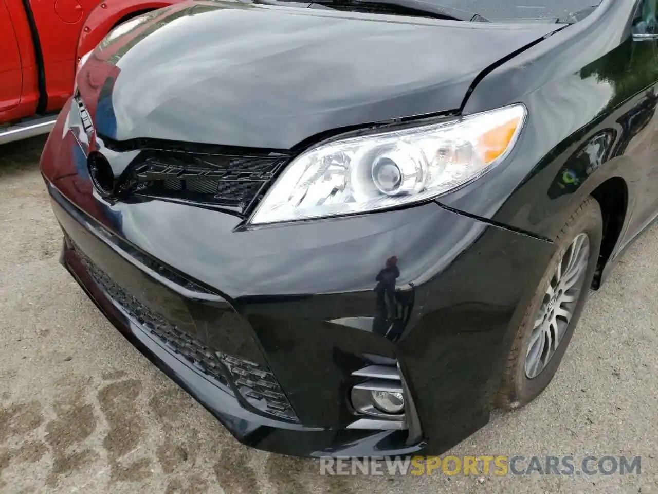 9 Photograph of a damaged car 5TDYZ3DC3LS024566 TOYOTA SIENNA 2020