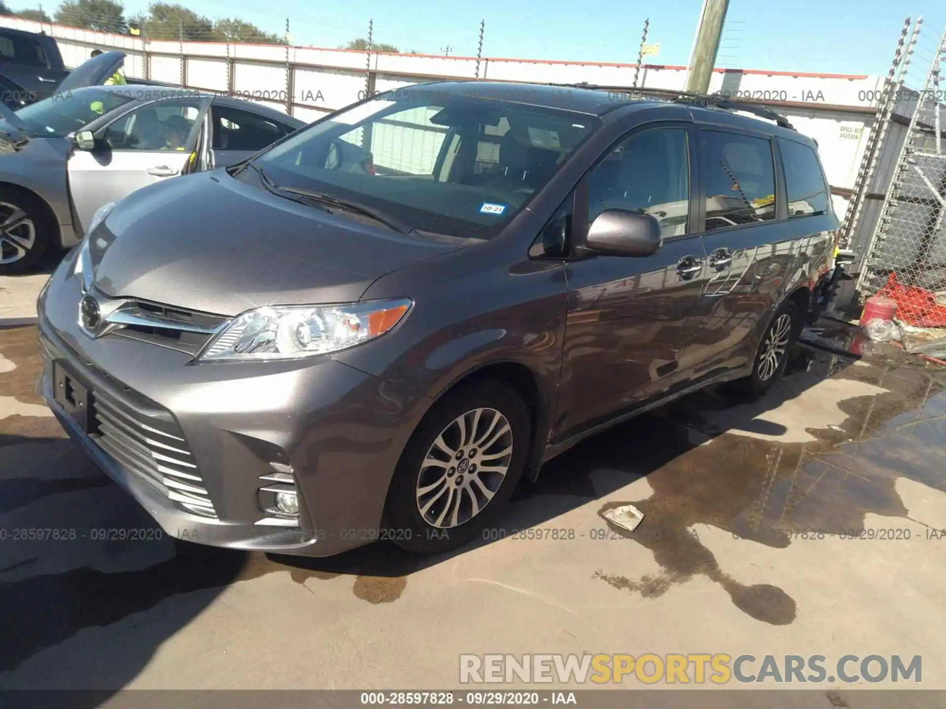 2 Photograph of a damaged car 5TDYZ3DC3LS026978 TOYOTA SIENNA 2020