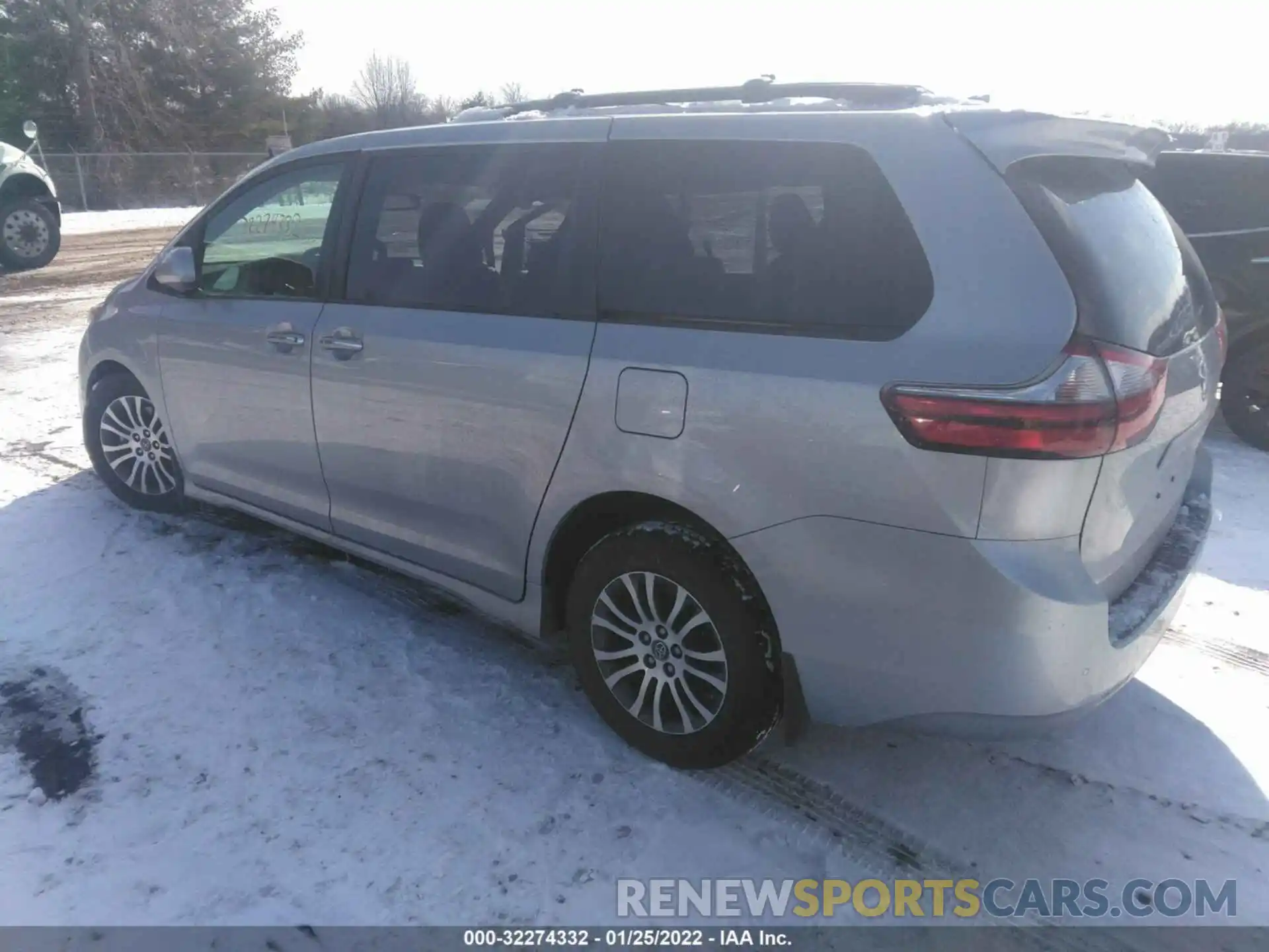 3 Photograph of a damaged car 5TDYZ3DC3LS031517 TOYOTA SIENNA 2020