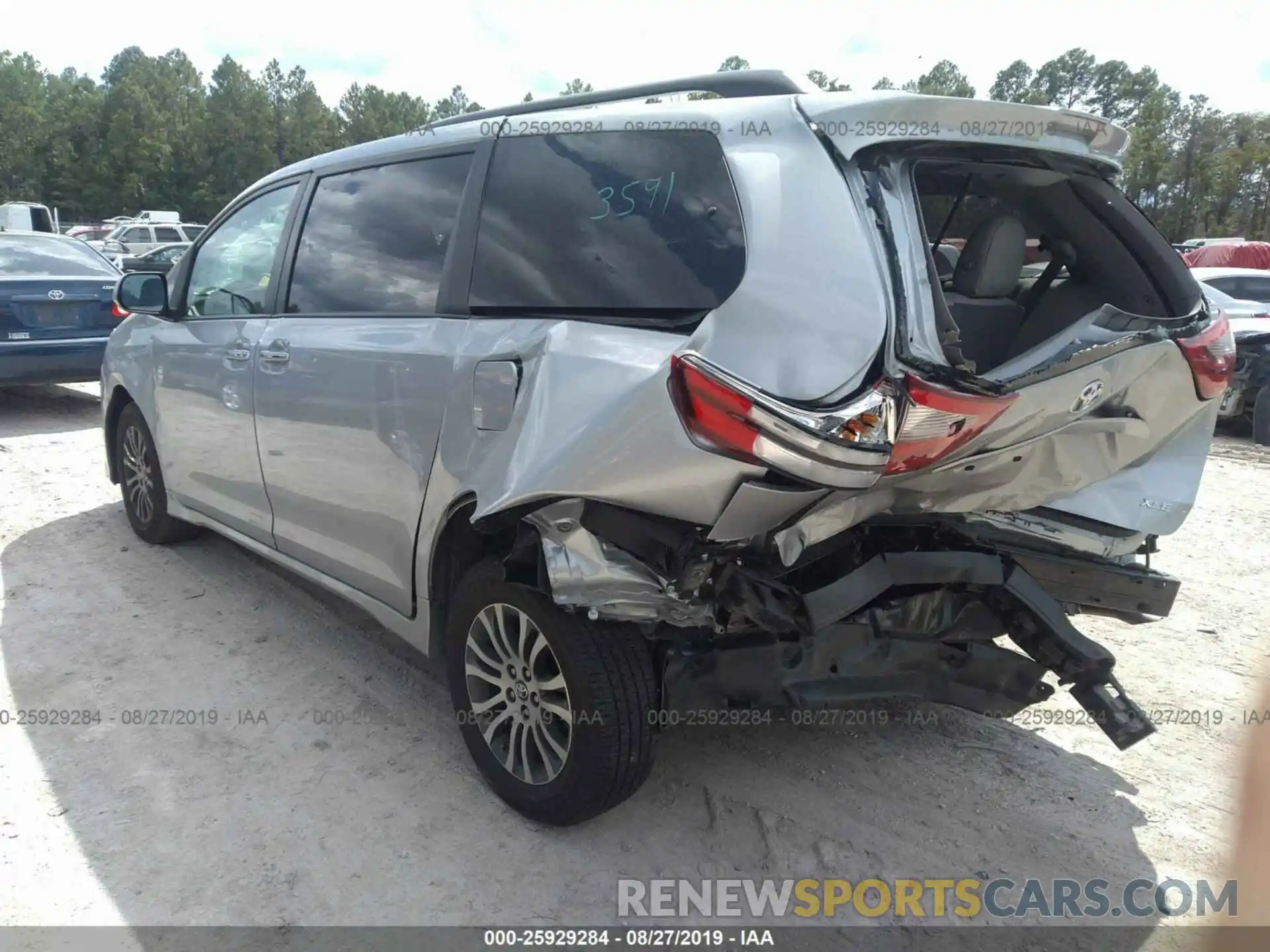 3 Photograph of a damaged car 5TDYZ3DC3LS033591 TOYOTA SIENNA 2020