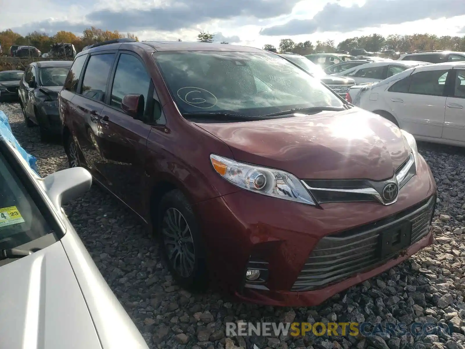 1 Photograph of a damaged car 5TDYZ3DC3LS033977 TOYOTA SIENNA 2020