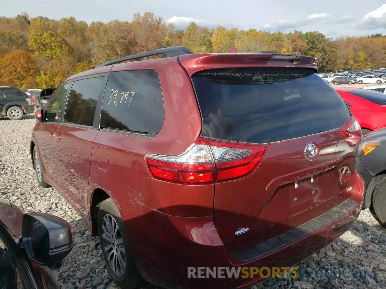 3 Photograph of a damaged car 5TDYZ3DC3LS033977 TOYOTA SIENNA 2020