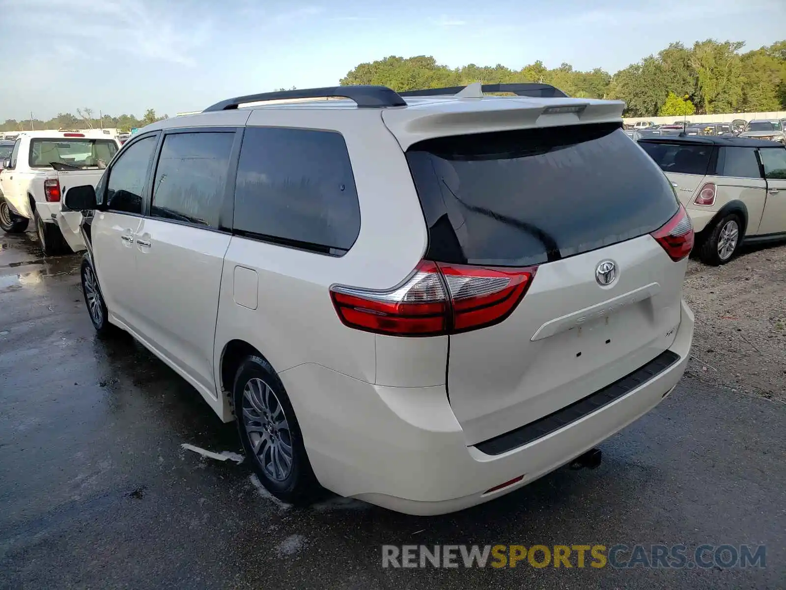 3 Photograph of a damaged car 5TDYZ3DC3LS040430 TOYOTA SIENNA 2020