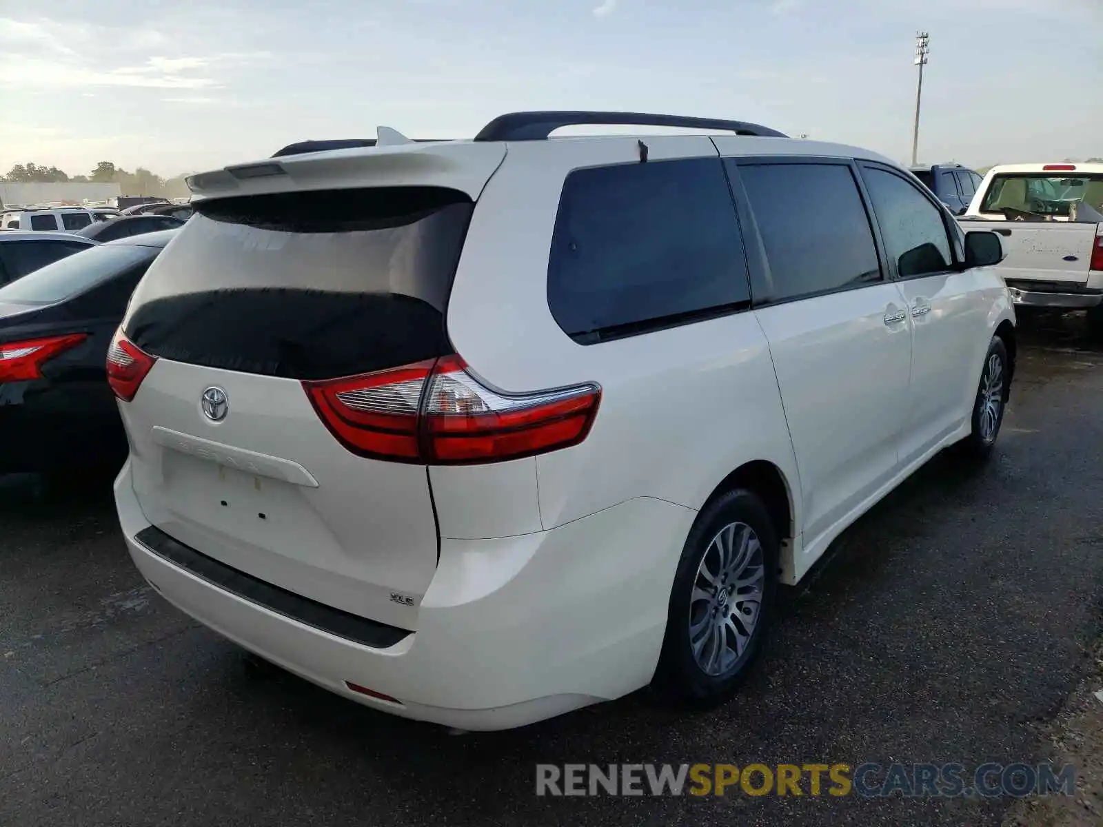 4 Фотография поврежденного автомобиля 5TDYZ3DC3LS040430 TOYOTA SIENNA 2020